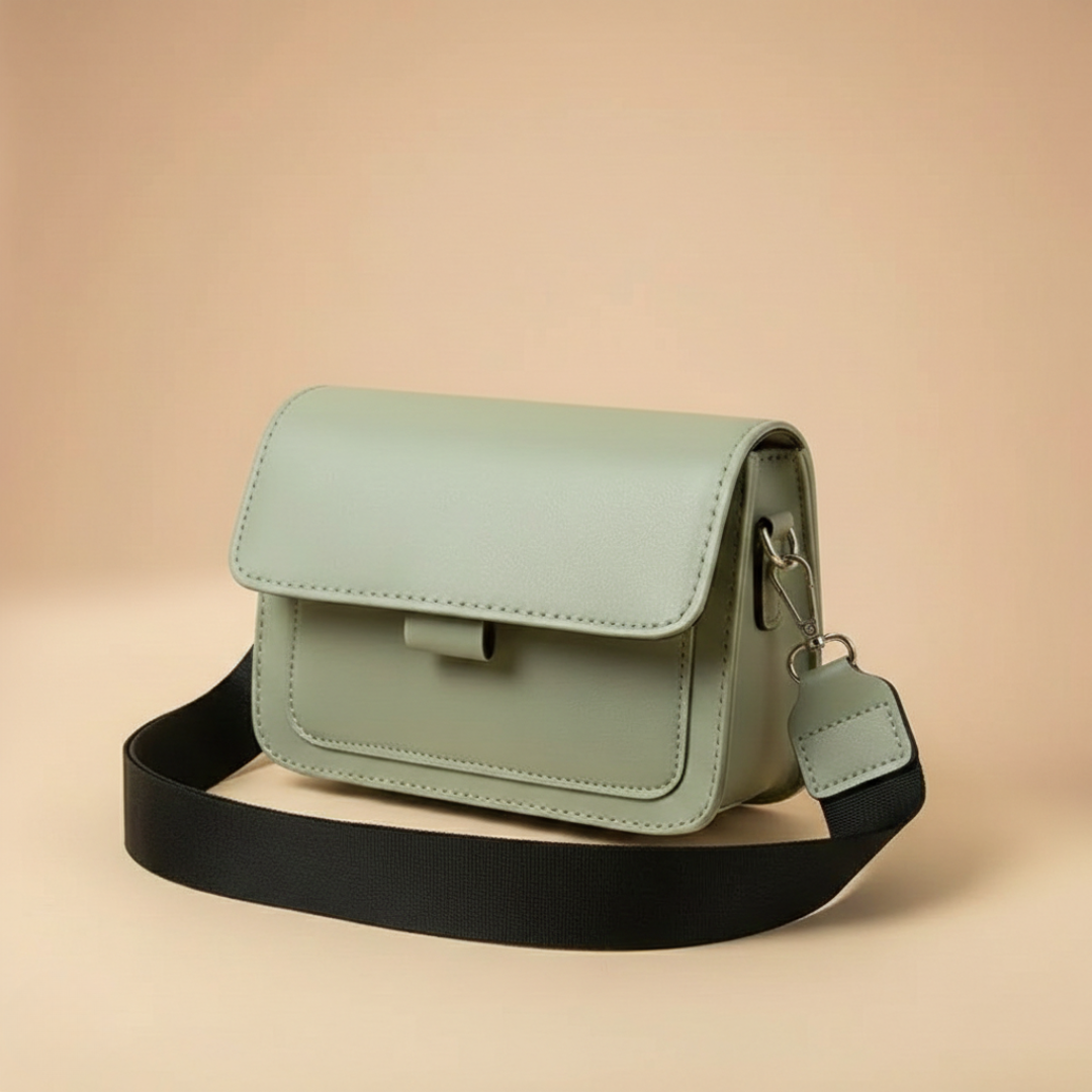 Chic Crossbody Bags for Women | Stylish and Versatile Mini Clutch Design