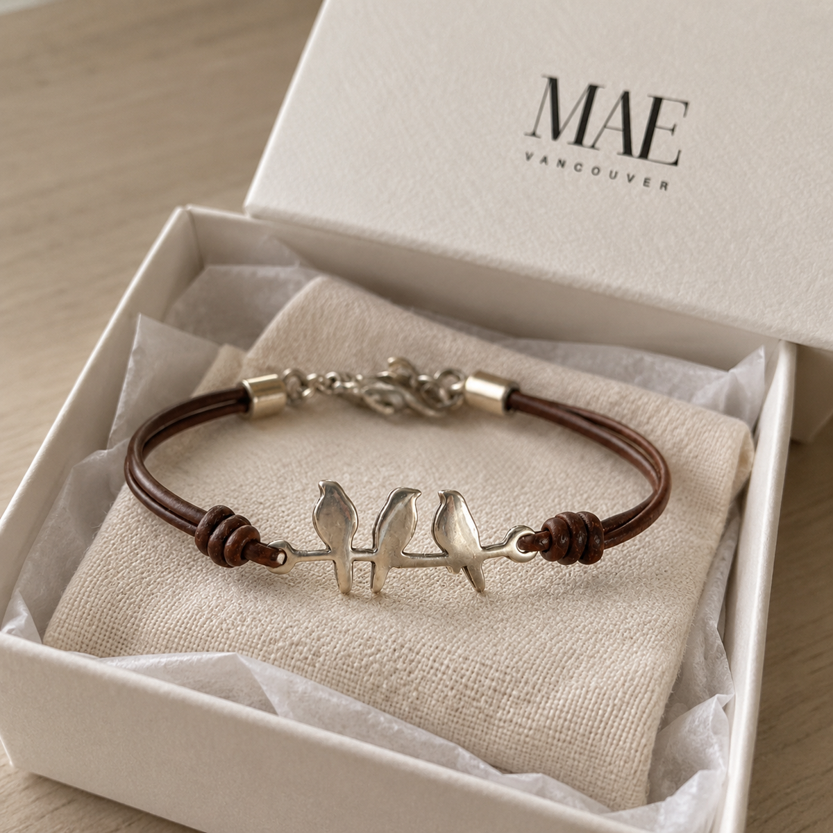 VINTAGE BIRD CHARM ROPE BRACELET