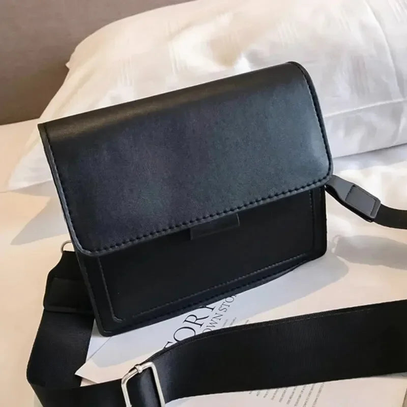 Chic Crossbody Bags for Women | Stylish and Versatile Mini Clutch Design